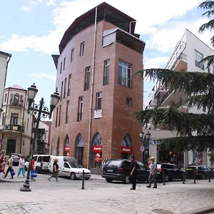 https://black-white-rooms.batumihotels.net